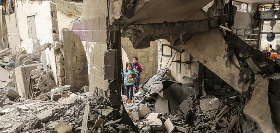 Izraeli vazhdon sulmet në Gaza, dhjetëra të palestinezë të vrarë