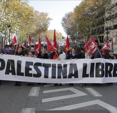 Spanjë, sheshet sërish mbushen në mbështetje për Palestinën