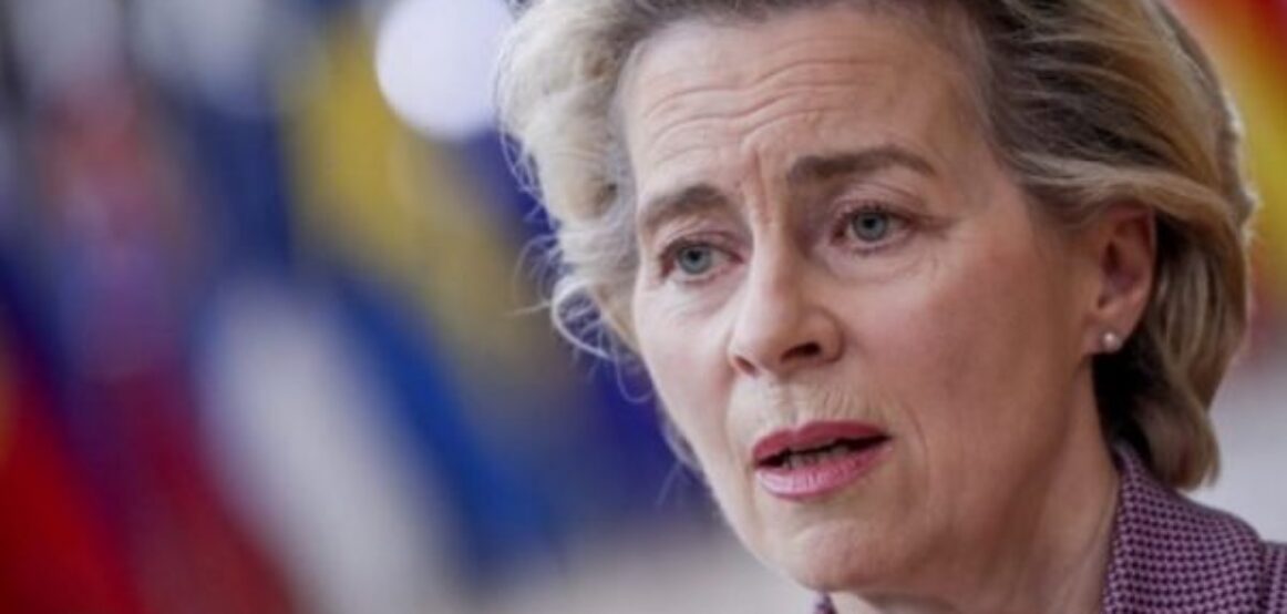 Von der Leyen për sulmin në Çeki: Jam e shokuar nga dhuna e pakuptimtë