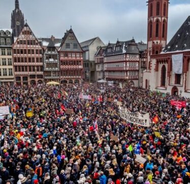 Protesta masive në Frankfurt kundër të djathtës ekstreme