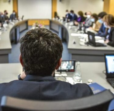Mësimdhënësit u ankuan se morën pensione rreth 25 përqind më të ulëta, Qeveria: Gabim teknik