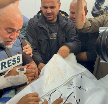 Muajin e kaluar iu vra gruaja, djali dhe vajza – tani izraelitët ia vranë edhe djalin tjetër gazetarit të Al Jazeera