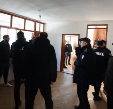 Mbyllen katër komuna paralele serbe në Dragash