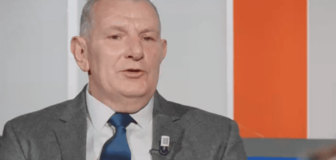 Buja: Forcat serbe u prinë e u ndihmuan edhe nga disa shqiptarë për të hyrë në Reçak për masakrimin e 45 civilëve