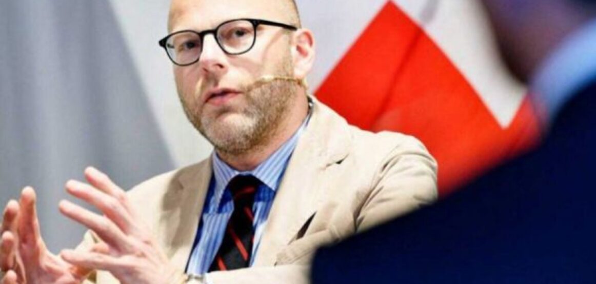 Eksperti nga Brukseli: Tani është momenti që Spanja dhe katër shtet tjera ta njohin Kosovën