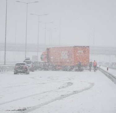Bora dhe era krijuan probleme në Kroaci: Disa aksidente në autostradën Zagreb – Beograd