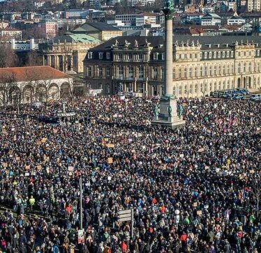 Mbi 100,000 Njerëz Protestojnë Në Gjithë Gjermaninë Kundër AfD-së dhe Planit të Dëbimit