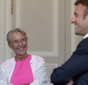 Jep dorëheqjen kryeministrja e Francës, Elizabeth Bourne