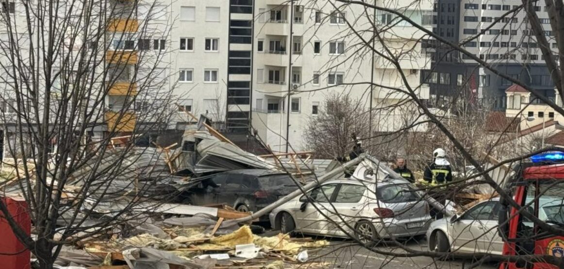 Këta janë dy të arrestuarit për rënien e kulmit në objektin e Komunës së Prishtinës