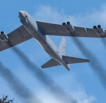 Po zhvillohet stërvitja ajrore, avioni amerikan bën xhiro mbi Republika Srpska