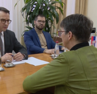 Petkoviq ankohet tek ambasadorja gjermane për punën e “ndalimit të dinarit” në Kosovë