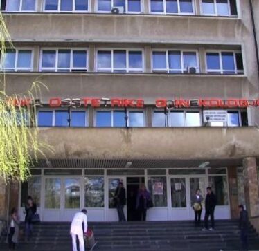 Nëna iku nga spitali duke braktisur foshnjën e vdekur