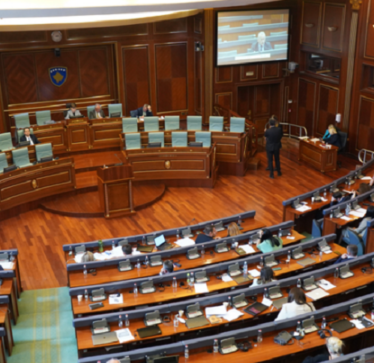 Deputetëve e Ministrave iu shtohen të ardhurat, nga muaji tjetër marrin 82 euro më shumë
