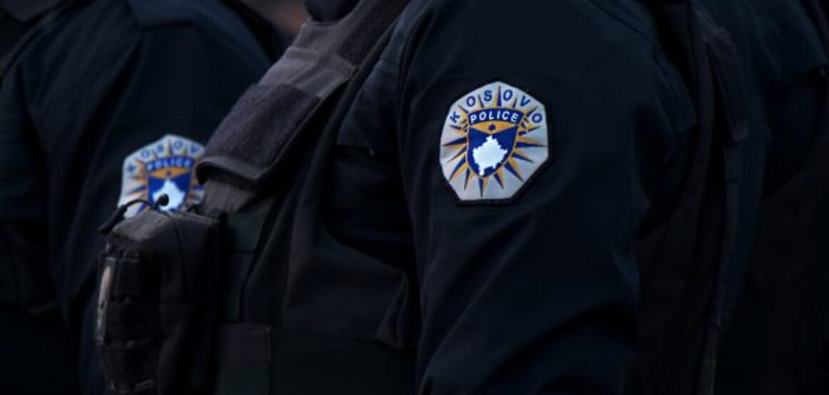 Grabitje në një lokal në Prishtinë: Nën kërcënim të armës janë marrë një shumë e parave