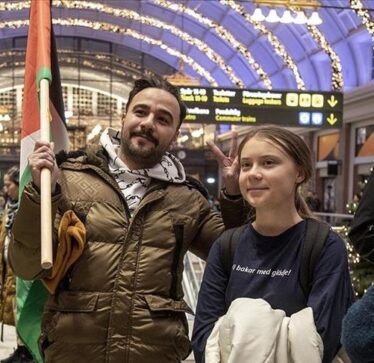 Aktivistja suedeze, Greta Thunberg, bën thirrje “të mos qëndrohet në heshtje ndaj gjenocidit në Palestinë”