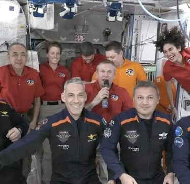 Ekuipazhi i misionit hapësinor Ax-3 hyn në Stacionin Ndërkombëtar Hapësinor