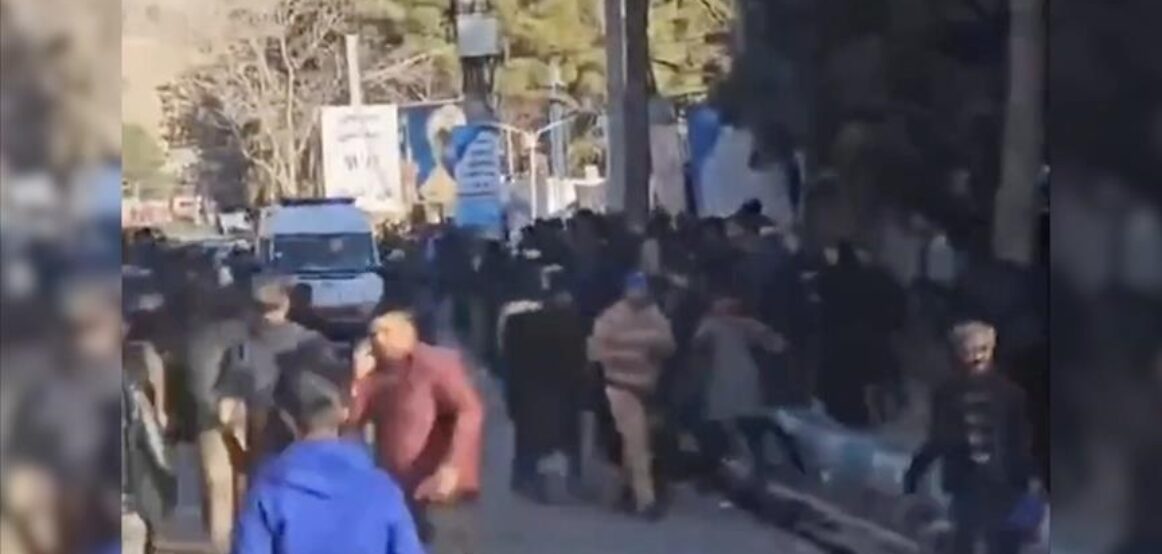 Iran, 25 të vdekur në shpërthimet gjatë ceremonisë përkujtimore në varrin e Qassem Soleimanit