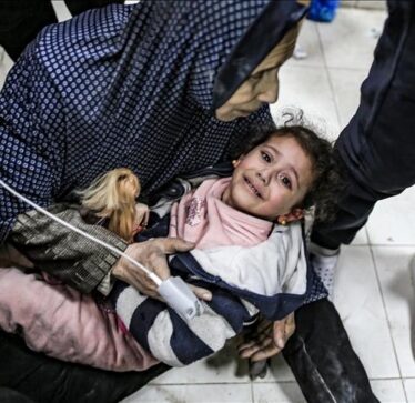 Rritet në 23.708 numri i palestinezëve të vrarë nga sulmet izraelite në Gaza