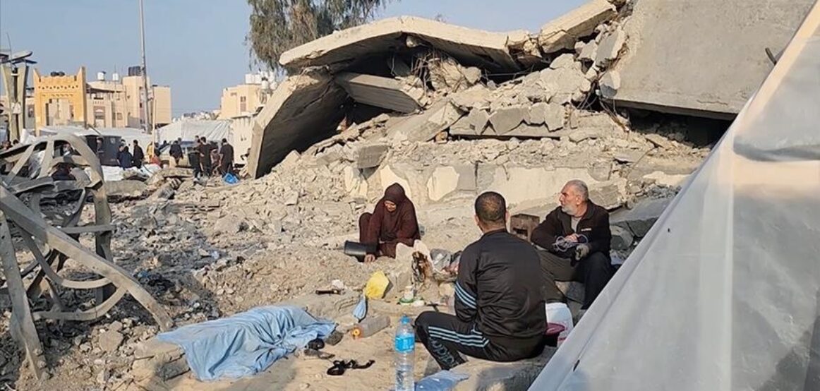 Familja palestineze që migroi nga Gaza në Rafah, përpjekje për mbijetesë mbi rrënojat e një shtëpie