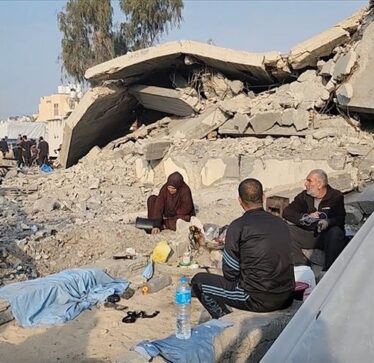 Familja palestineze që migroi nga Gaza në Rafah, përpjekje për mbijetesë mbi rrënojat e një shtëpie