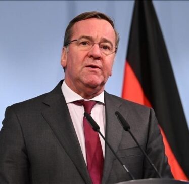 Ministri gjerman i mbrojtjes paralajmëron për rrezik nga lufta në Evropë