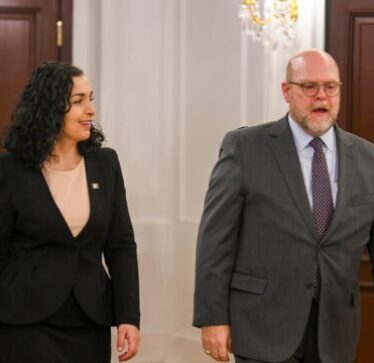 Miratimi i shitjes së sistemit “Javelin” nga DASH, Osmani e falënderon Ambasadorin Hovenier për angazhimin