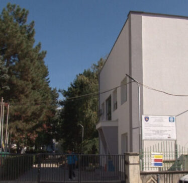 Të moshuarit kthehen në Shtëpinë e të Moshuarve që u përfshi nga zjarri në Prishtinë
