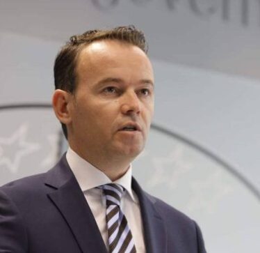 Gjykata Komerciale shtyn vendimin e ministrit Peci për mbylljen e pompës  së derivateve