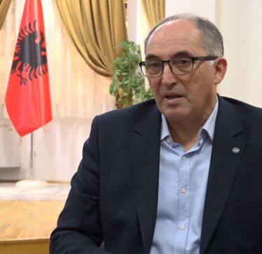 ‘Çka kesh e vesh’, kritikonte qeverisjen e kaluar, Totaj dështon të përfitoj grantin e performancës