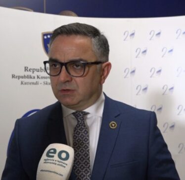 Tahiri: Të ndalen tendencat e Qeverisë për kontrollin e mediave