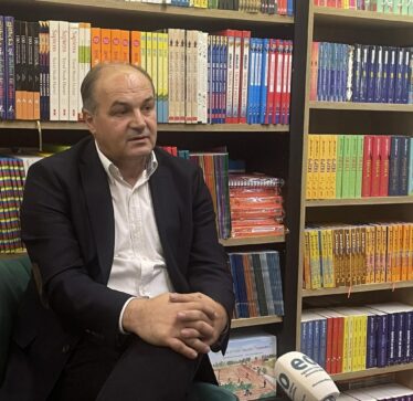 Hoxhaj: Kurtin e kanë mbajt shpesh në Athinë me qëllim që ta largojnë prej Turqisë
