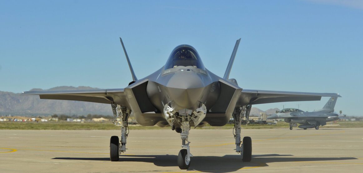 Holanda ndalon shitjen e pjesëve të F-35 për Izraelin
