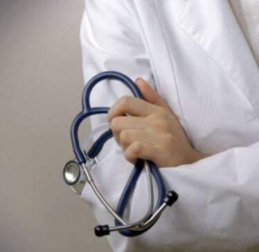 Duraku kërkon të plotësohen kërkesat e infermiere: Do të mbajmë grevë para MSH-së