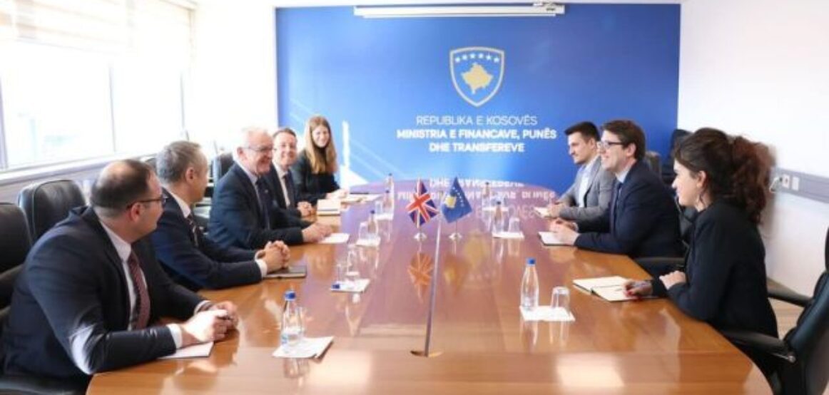Murati pret të dërguarin britanik për tregti, ai përmend sektorin energjetik për investime