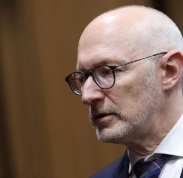 Guerot: Të pezullohet rregullorja e BQK-së, nevojiten më shumë informata e konsultime –