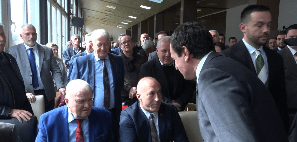 Haradinaj dhe Kurti përshëndeten “ftohtë” në tubimin e minatorëve