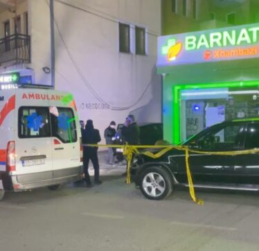 Dy persona plagosen me armë zjarri në Bregun e Diellit në Prishtinë