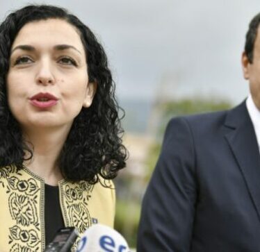 Kurti kërkoi që të hiqen masat se s’ka arsye më për to, Presidentja shpjegoi se janë të lidhura me zgjedhjet në Veri
