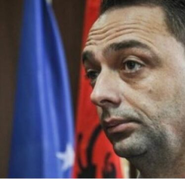 Publikohet audio-incizimi: “10 mijë euro edhe del prej lojës”, si e shantazhoi “gazetari” familjarin e Fadil Nurës
