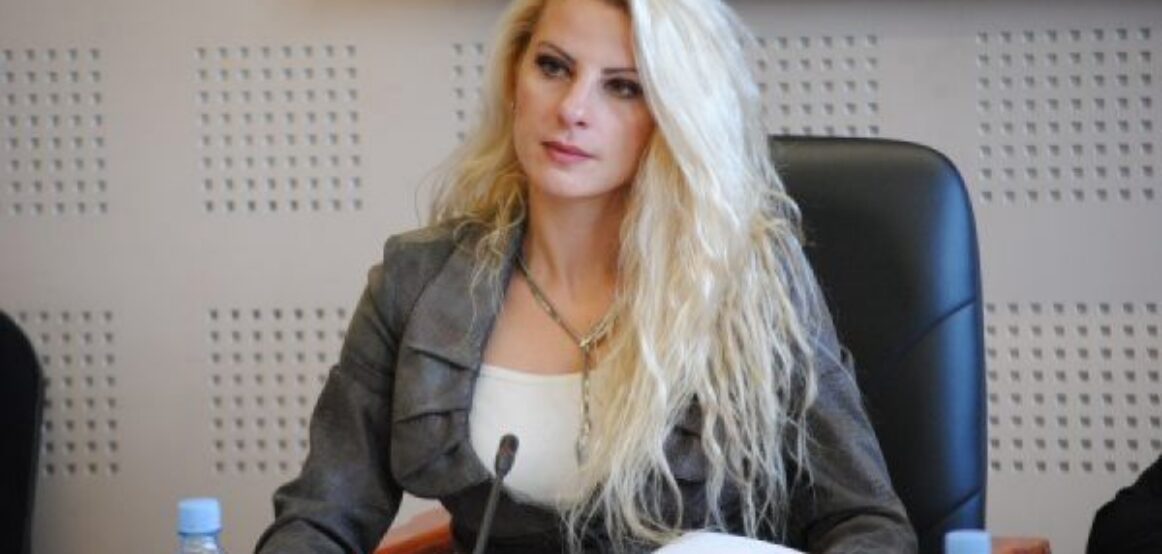 Balje u reagon pesë organizatave që kërkuan dorëheqjen e saj: Kam të drejtë të mos mbështes kërkesat tuaja