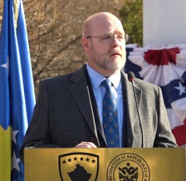 Hovenier: SHBA dhe populli i Kosovës kanë lidhje të forta