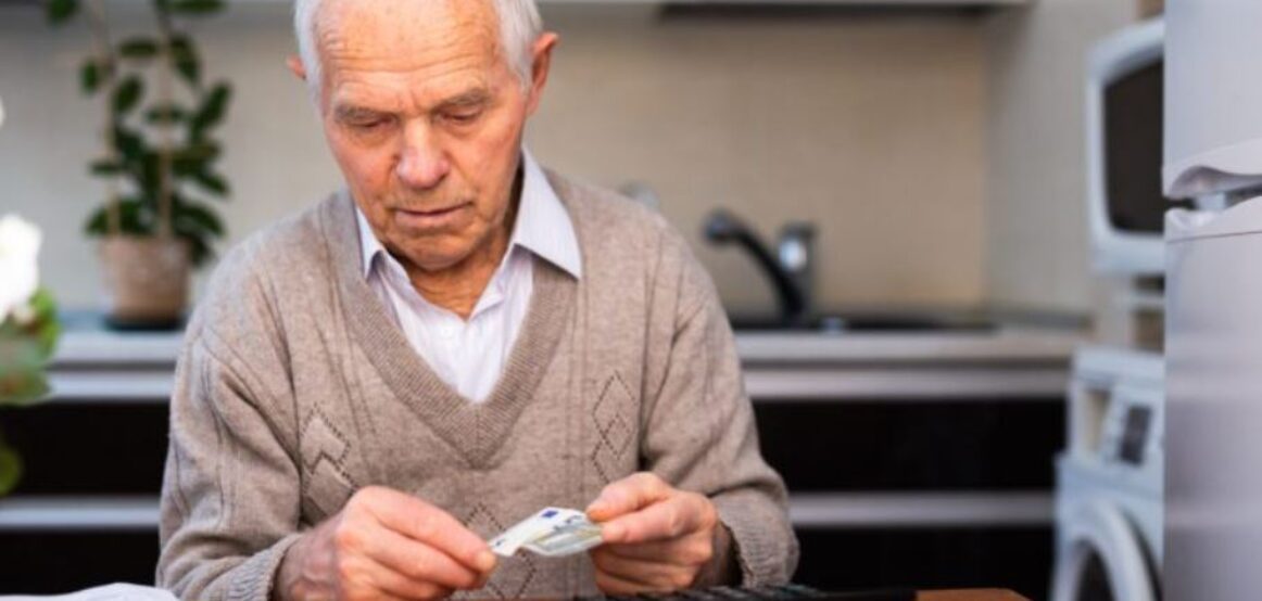 Mosha e daljes në pension në Britaninë e Madhe pritet të rritet në 71 vjeç