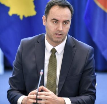 Konjufca: VV ka pritur tre vjet për ta marrë vendimin për dinarin, s’është i njëanshëm siç po pretendohet