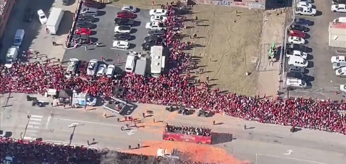 SHBA, një i vrarë dhe 22 të plagosur në të shtënat gjatë festimeve të Super Bowl