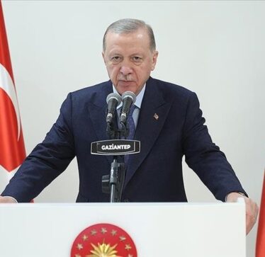 Erdoğan: Nuk do të jemi të qetë derisa të rindërtojmë qytetet tona të goditura nga tërmeti