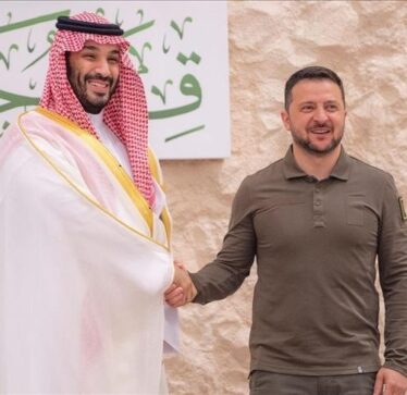 Presidenti ukrainas Zelenskyy vizitë në Arabinë Saudite, takon Princin e Kurorës bin Salman