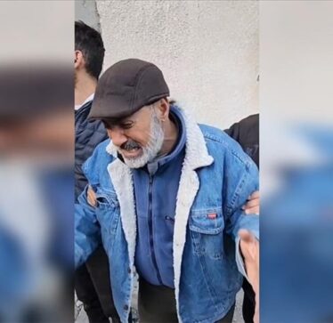Babait nga Gaza ia vrasin 15 familjarë në shtëpi, teksa ai kërkonte bukë për ta jashtë