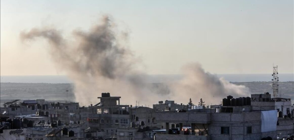 Ushtria izraelite bombardon automjetet e forcave policore palestineze në Rafah