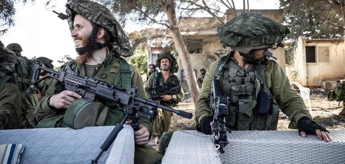 Mbi palestinezët u testuan pushkë të reja, tanke, automjete të blinduara, municione mortajash dhe raketa