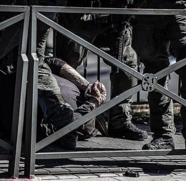 Forcat izraelite arrestuan 35 palestinezë në Bregun Perëndimor të pushtuar
